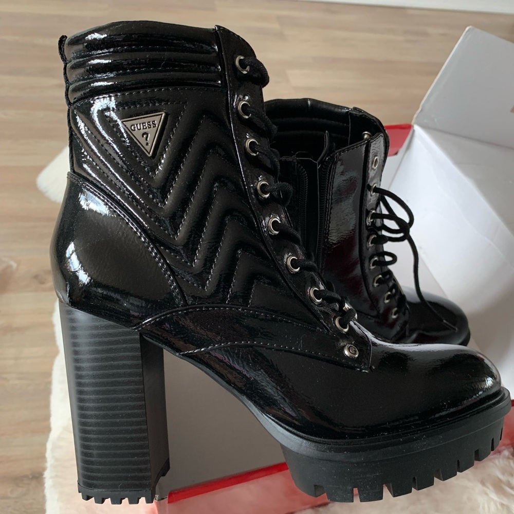 GUESS Patent Shiny Platform Lace Up Boots, Size 8, NEW - Picture 9 of 10
